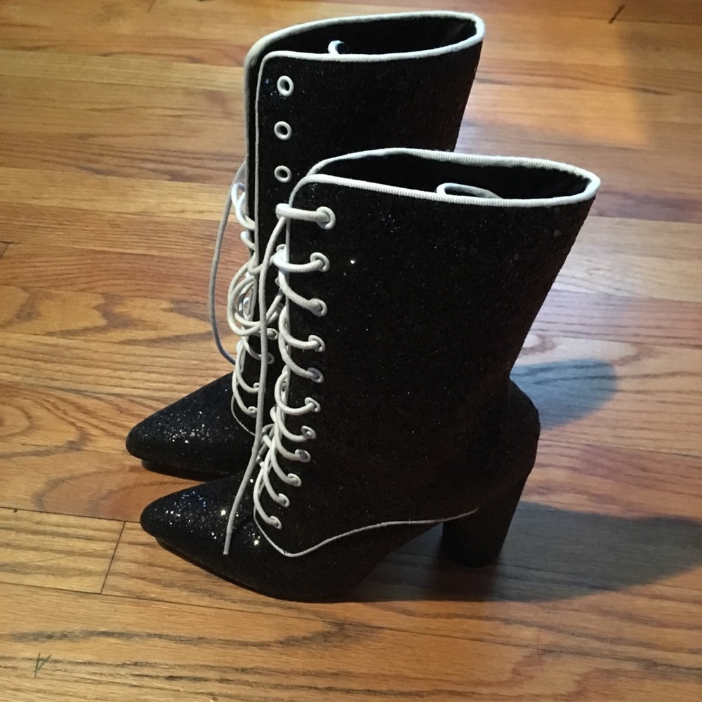 Glitter pointed boots